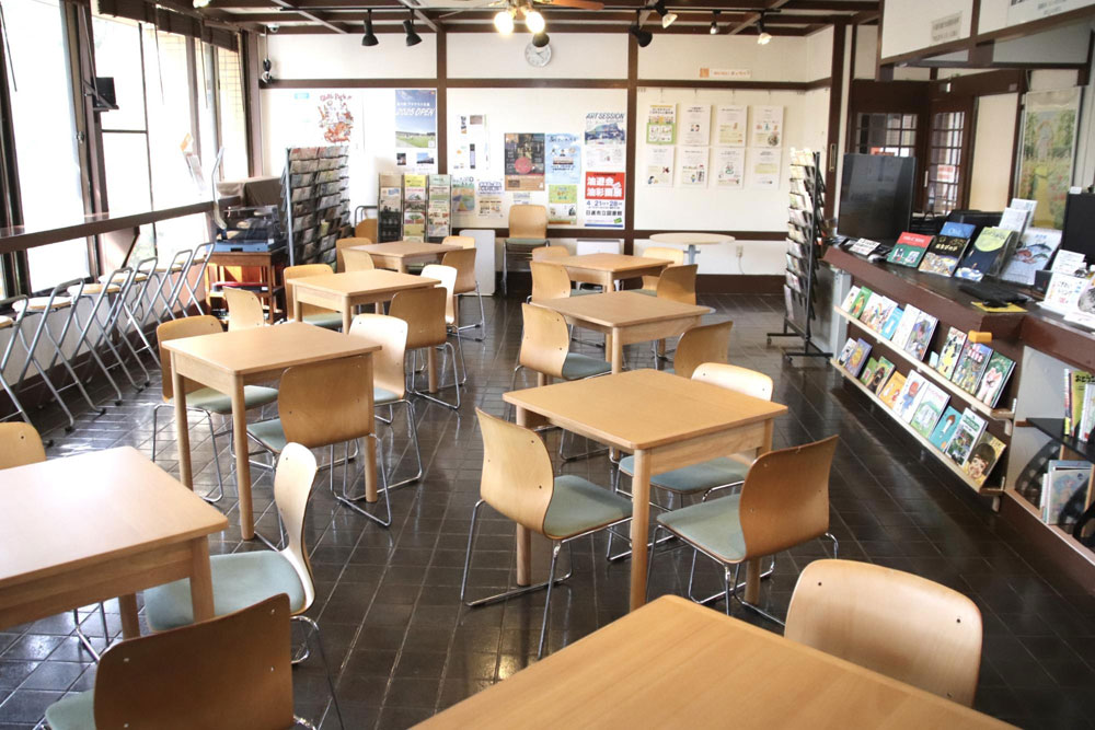 にぎわい交流館ロビー